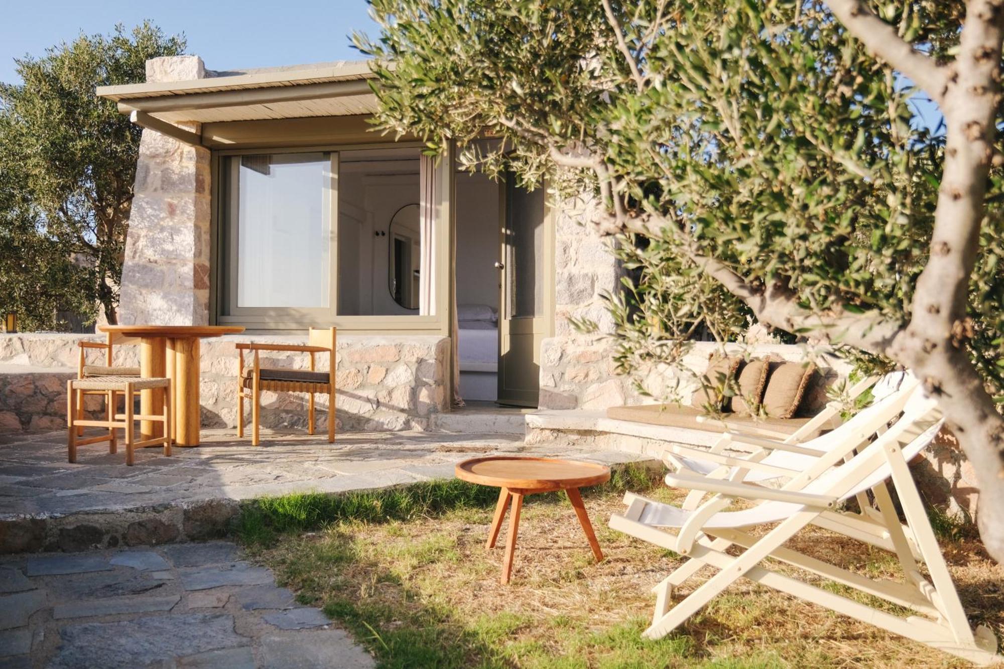 Iliana Olive Branch Apartment Adamantas  Bagian luar foto