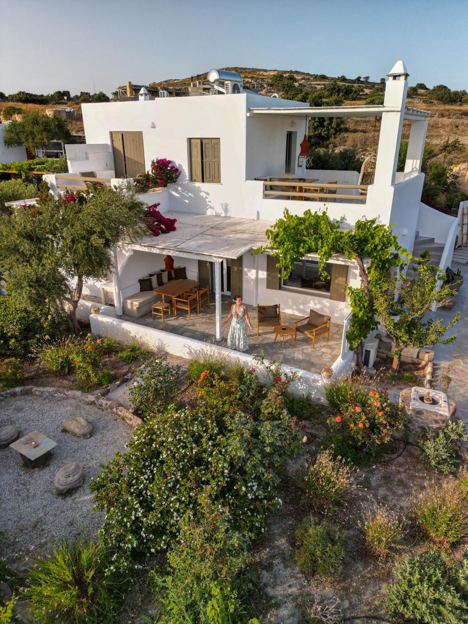 Iliana Olive Branch Apartment Adamantas  Bagian luar foto